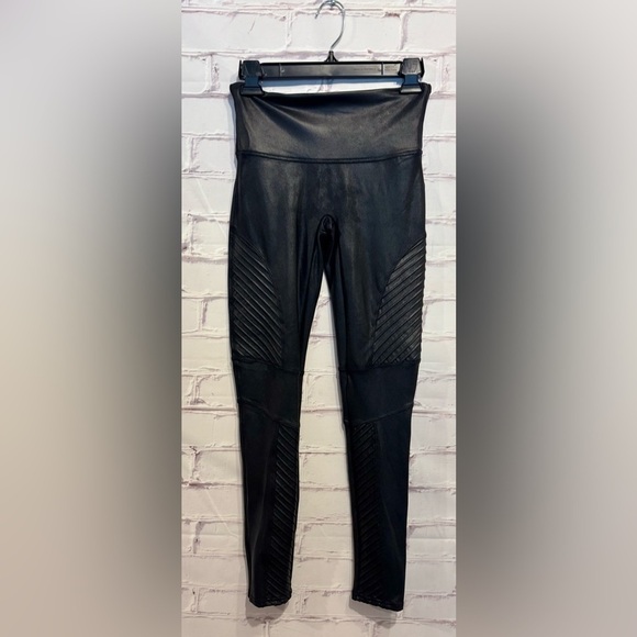 SPANX Faux Leather Moto Seamless Tummy Control - Contoured Leggings size Medium - Picture 4 of 8